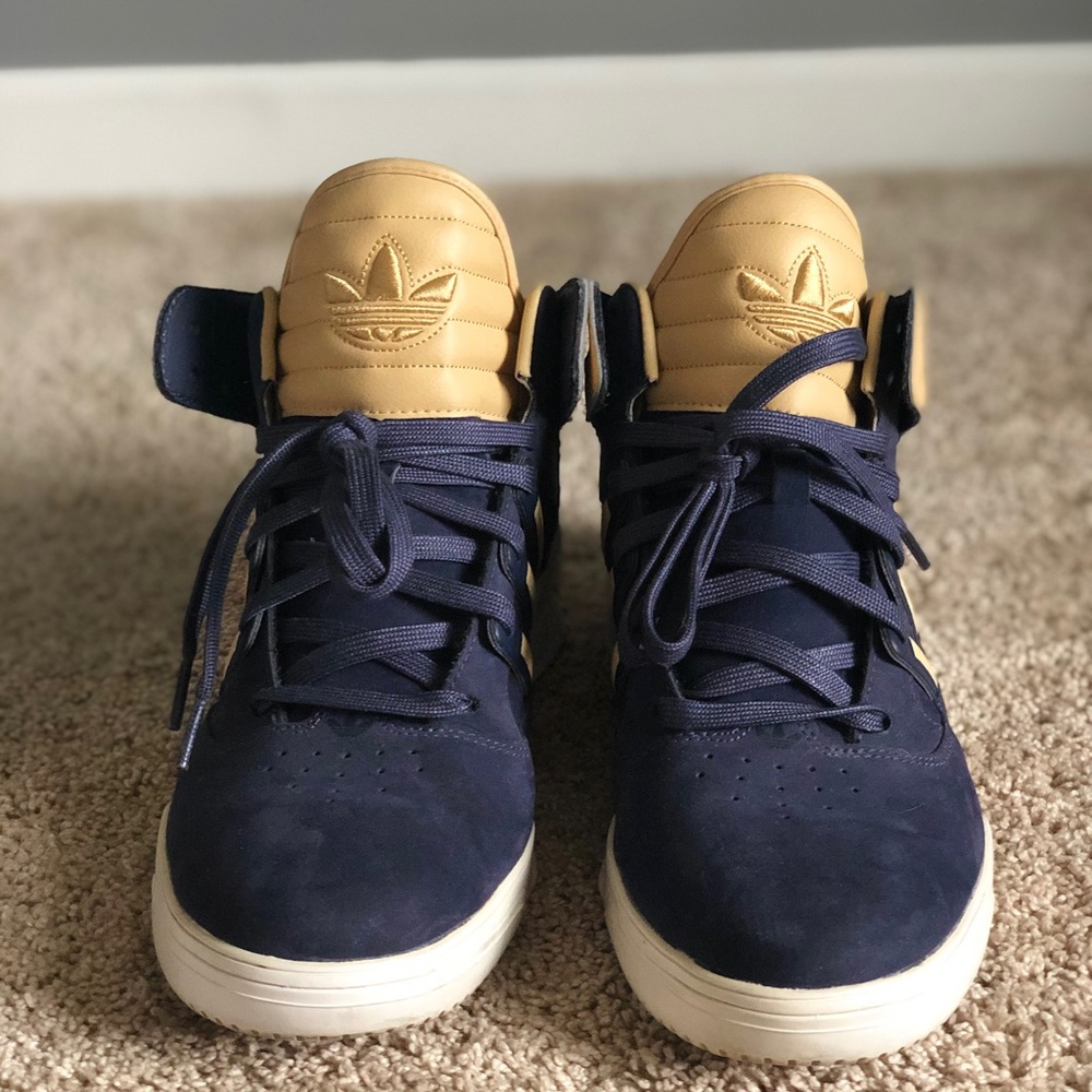 Adidas shoes size 10